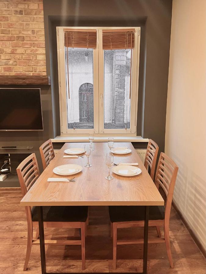 2-Room Apartment In The City Center Poznań Buitenkant foto