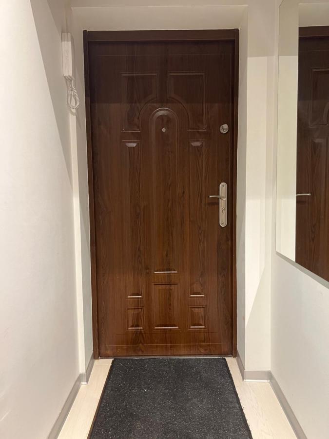 2-Room Apartment In The City Center Poznań Buitenkant foto