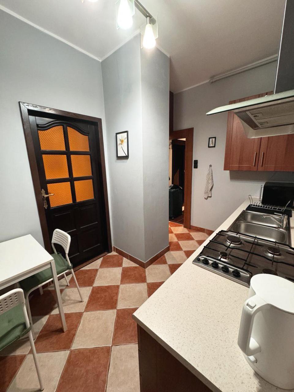 2-Room Apartment In The City Center Poznań Buitenkant foto